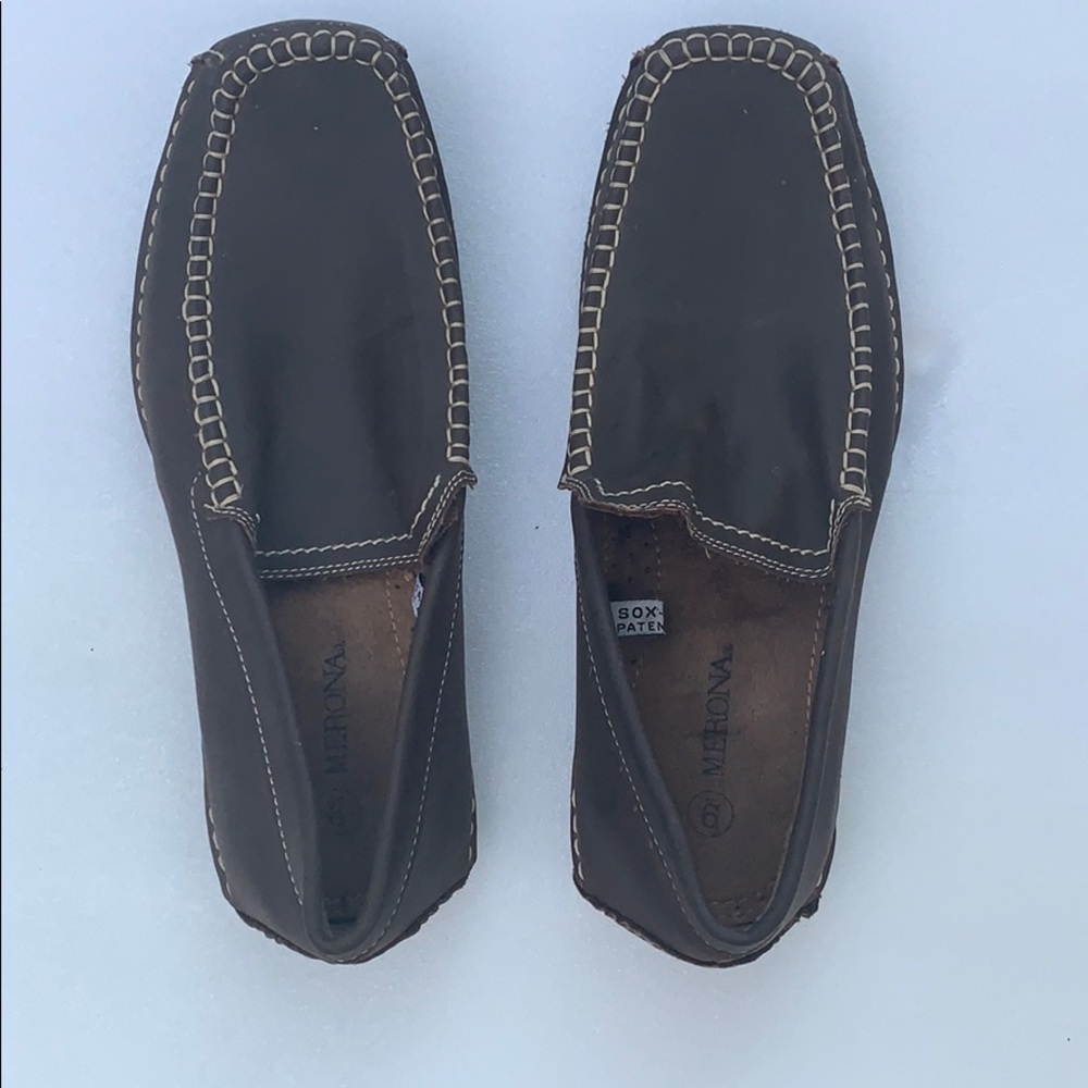 Men’s size 9 dress shoes